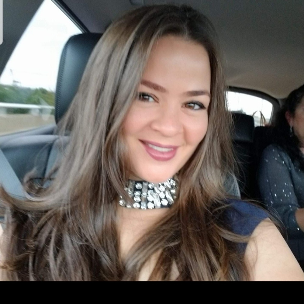 Meet your Posher, Danielle